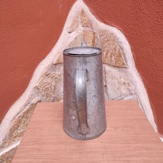 Brocca in ferro vintage