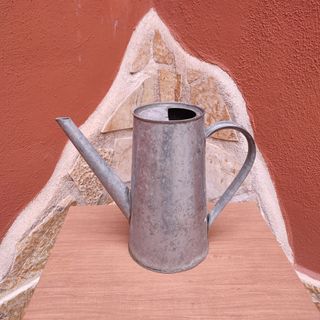 Brocca in ferro vintage