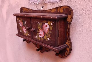 Porta chiavi in legno stile rustico 