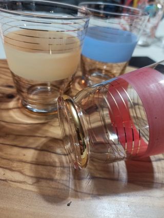 3 bicchieri colorati