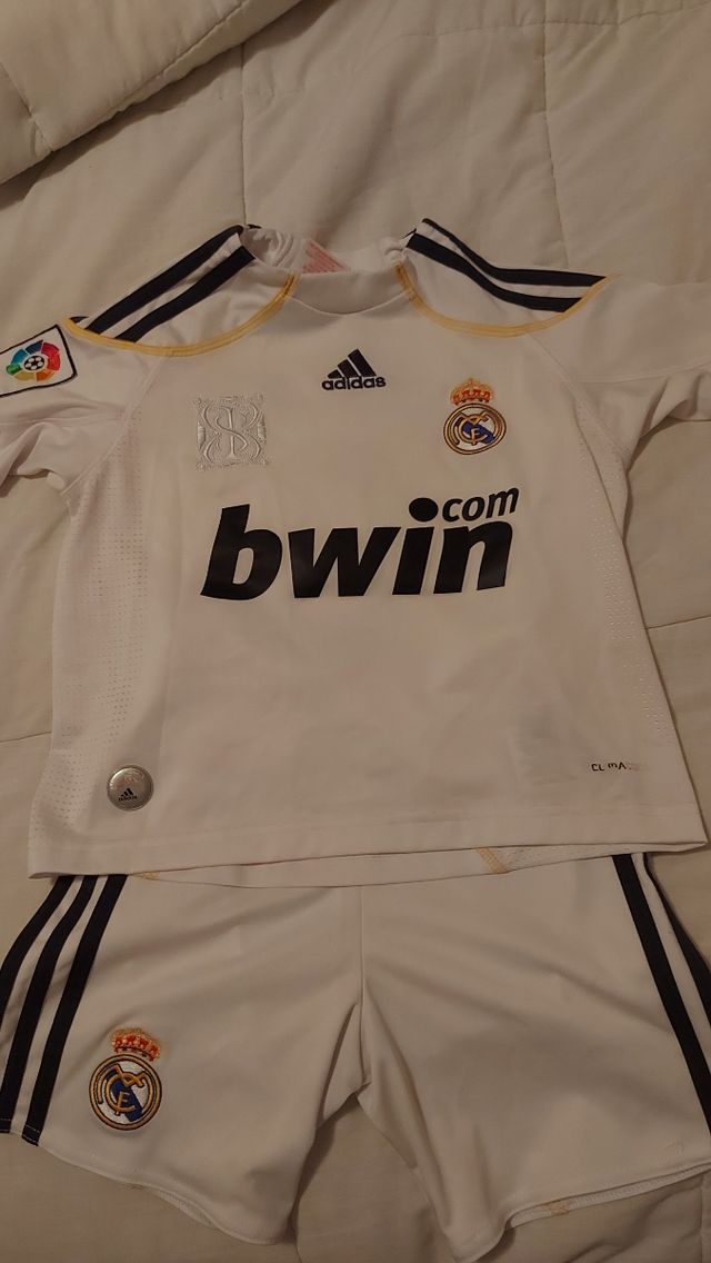 EQUIPACION REAL MADRID 3-4 AÑOS