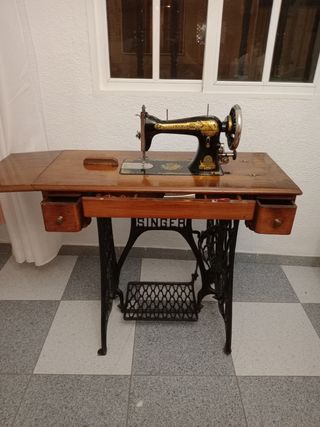 Antigua Maquina de coser singer