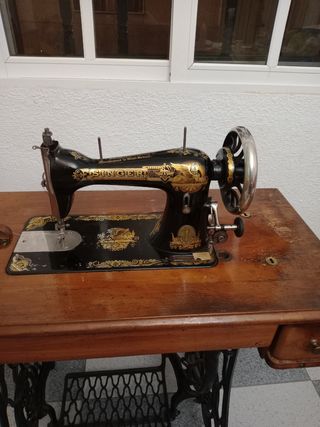 Antigua Maquina de coser singer