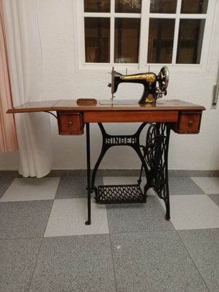 Antigua Maquina de coser singer