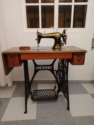 Antigua Maquina de coser singer