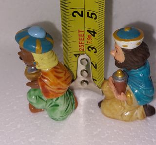 2 statuine presepe piccole in plastica