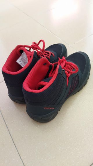 Botas Montaña y Trekking Niño Quechua MH100 MID 38