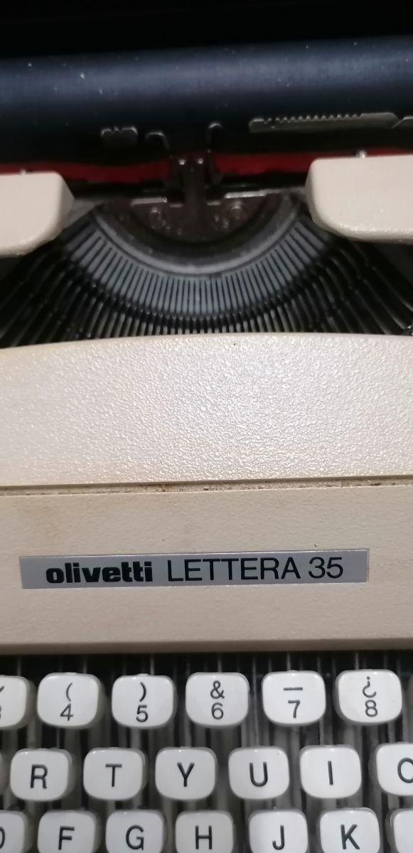Maquina de escribir olivetti