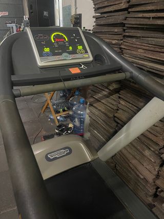 Cinta de correr tecnogym 6cv
