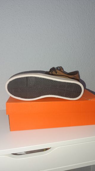 Zapatillas marrones número 41