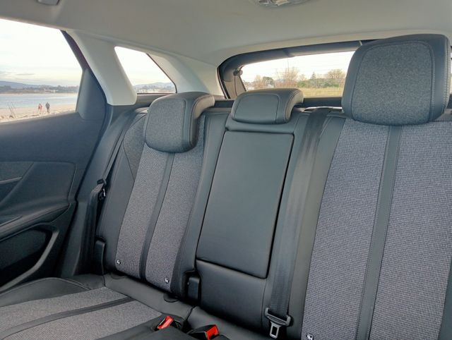 Peugeot 3008 allure blue HDI