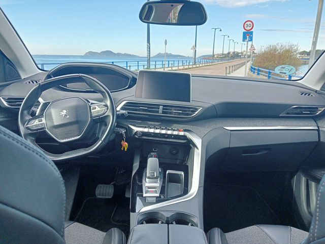 Peugeot 3008 allure blue HDI