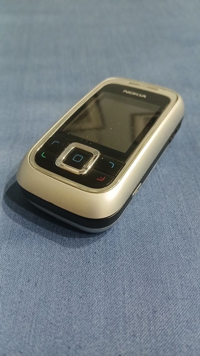 Móvil nokia 6111