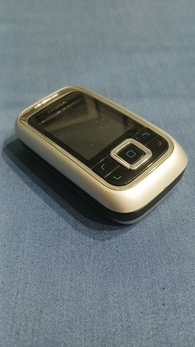 Móvil nokia 6111