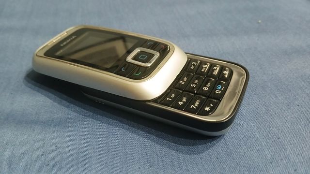 Móvil nokia 6111