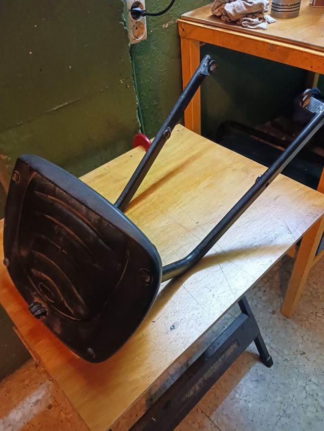 Portabultos y base para top-case.