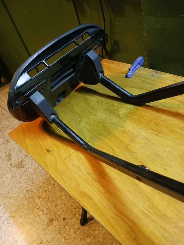 Portabultos y base para top-case.