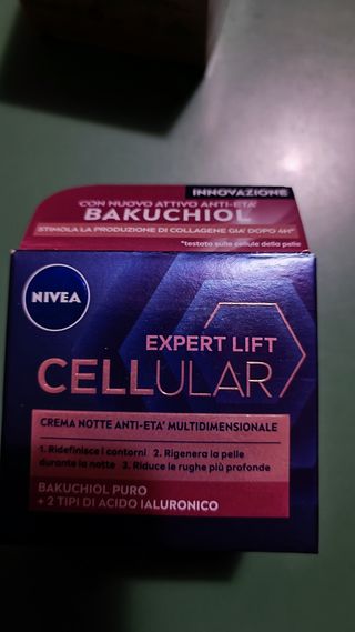 Creme antietà Nivea e spray ritocco nero