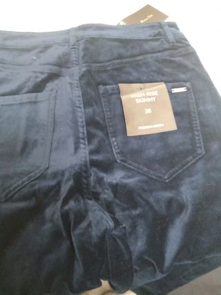 Pantalón terciopelo MassimoDutti