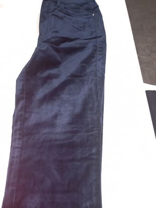 Pantalón terciopelo MassimoDutti