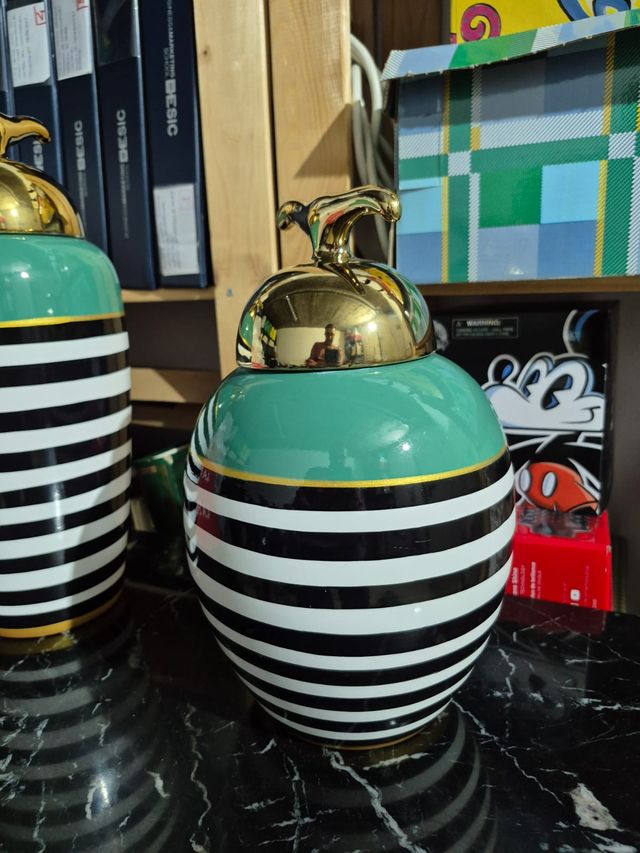 Pareja de tibores Thales de Mileto