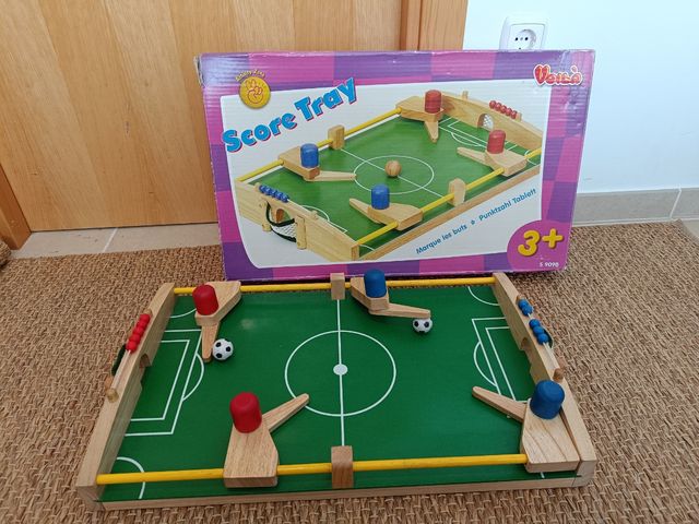 Juego futbolín madera marca Voila 