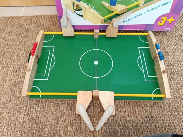 Juego futbolín madera marca Voila 