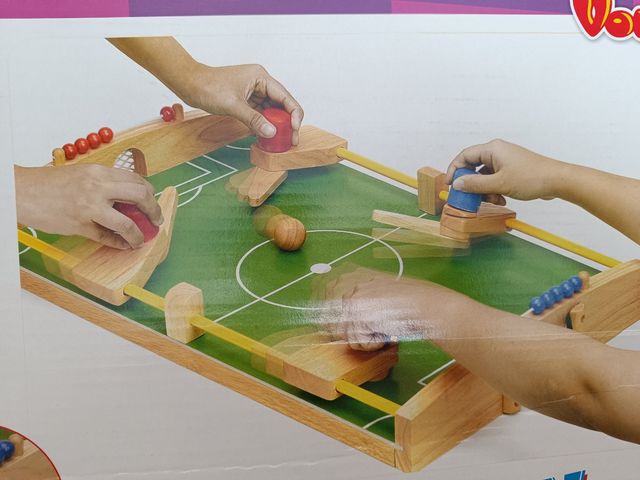 Juego futbolín madera marca Voila 