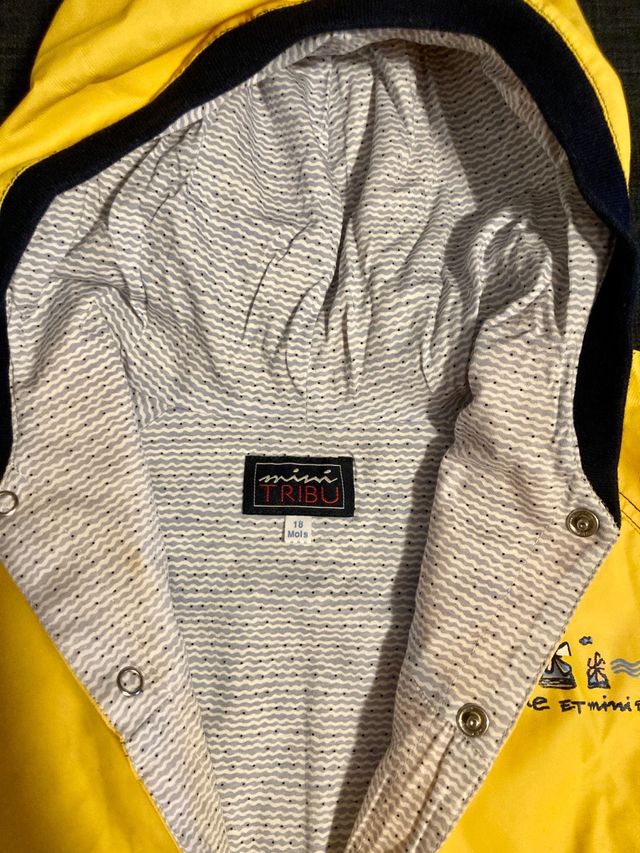 Chubasquero niña Mini Tribu.