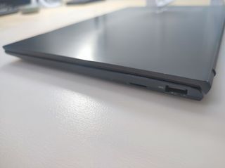 Asus ZenBook 13 UM325UA