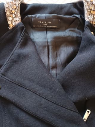 Chaqueta ZARA pedrería negra S