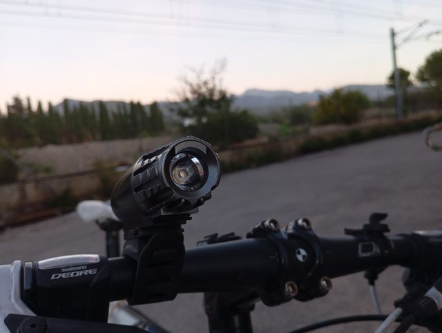 Luz Multi-Modo para bicicleta- Ajustable