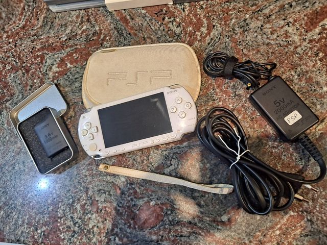 CONSOLA PSP CON JUEGOS