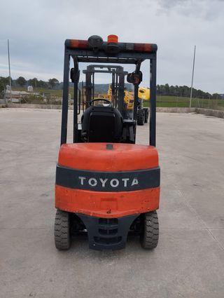 CARRETILLA ELECTRICA TOYOTA
