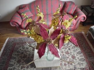 Jarron con flores artificiales