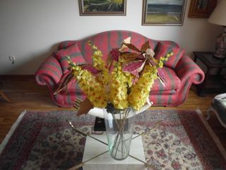 Jarron con flores artificiales