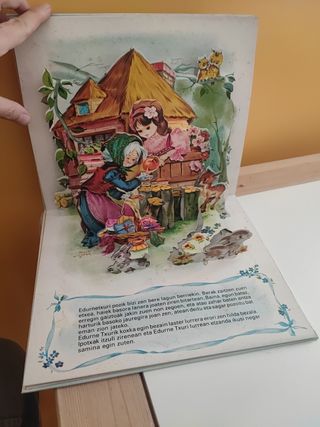 Cuento pop Up Edurne zuri