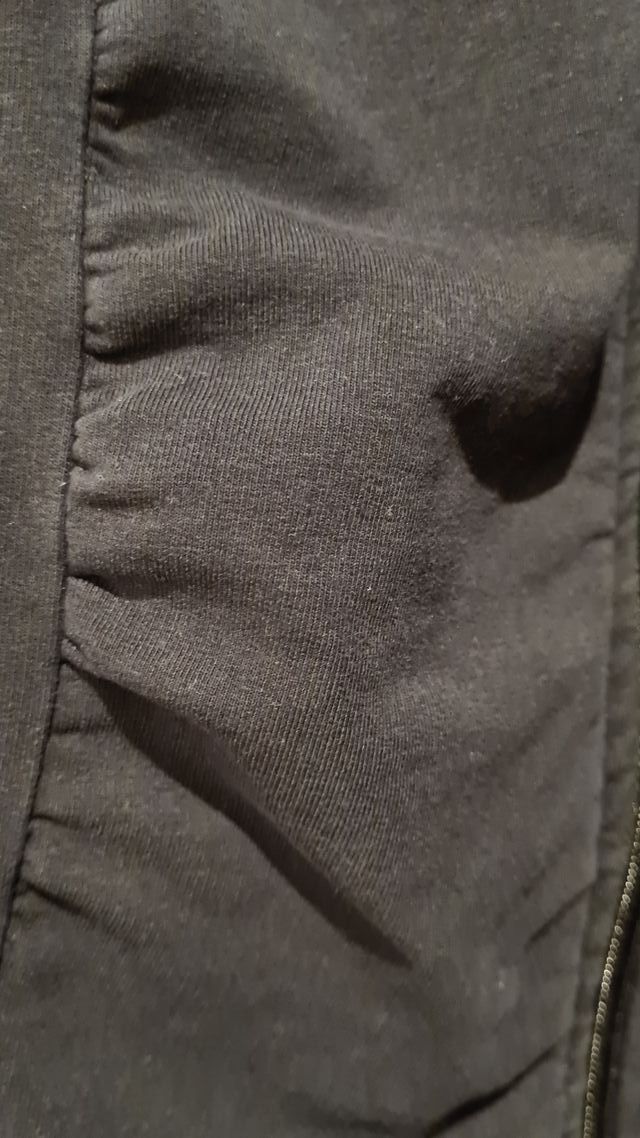 Sudadera negra Oysho Campanilla