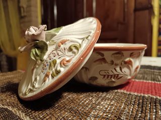 Ciotola con coperchio porcellana