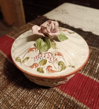 Ciotola con coperchio porcellana