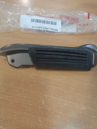 POSAPIE TRASERO DERECHO KYMCO KXCT 125 NUEVO