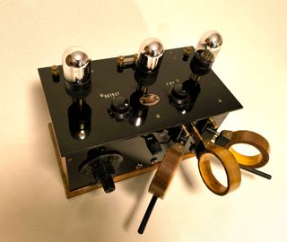 Radio antigua de valvulas Berrens PB3