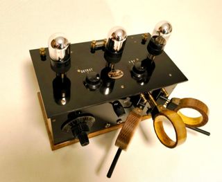 Radio antigua de valvulas Berrens PB3