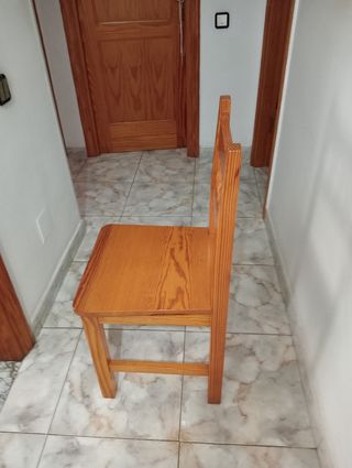 Mesa de cocina con sillas