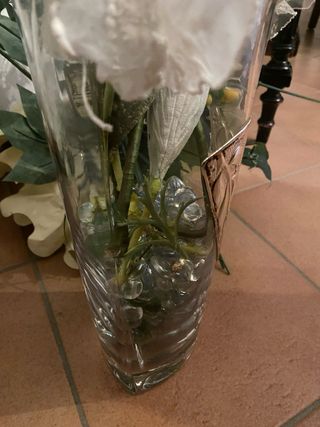 Vaso in cristallo con motivo in argento