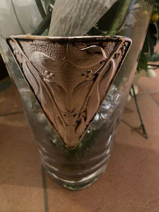 Vaso in cristallo con motivo in argento