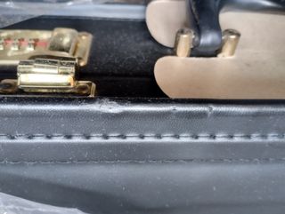 Maletín antiguo con cerradura numérica 