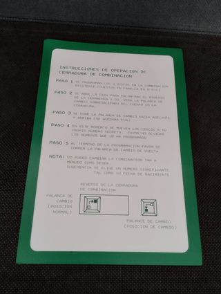 Maletín antiguo con cerradura numérica 