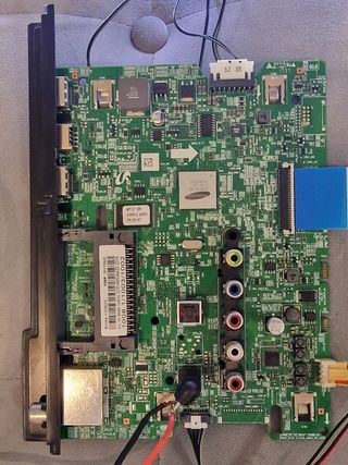 Samsung 32"                 11