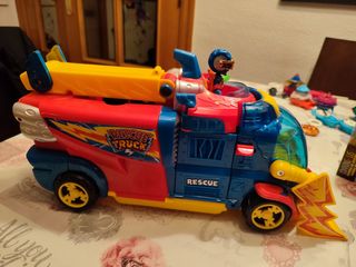 Rescue truck Super Zings